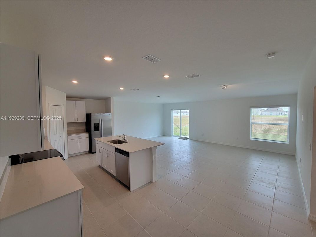 Empty room, Interior, Kitchen, Recessed Lighting