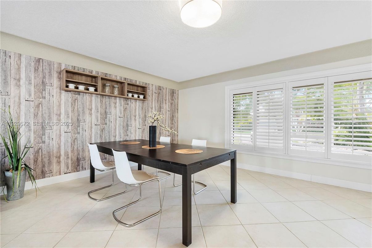 Dining room, Interior