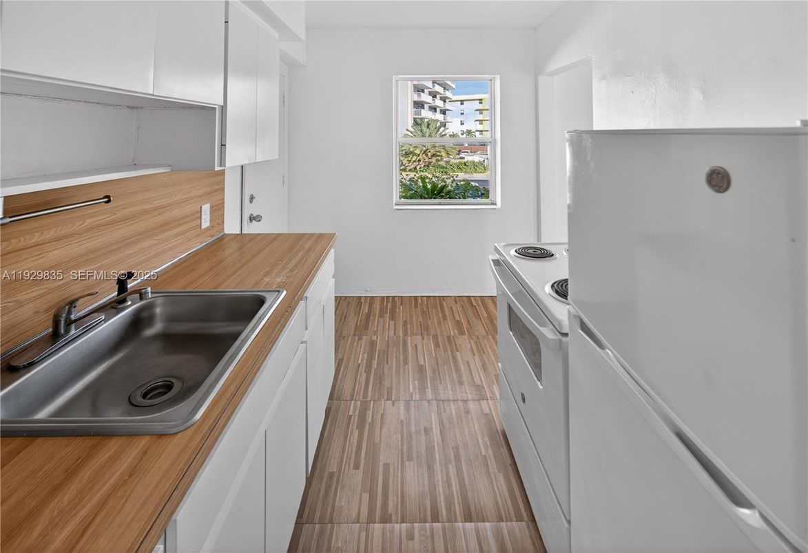 Interior, Kitchen, Wood Texture Flooring
