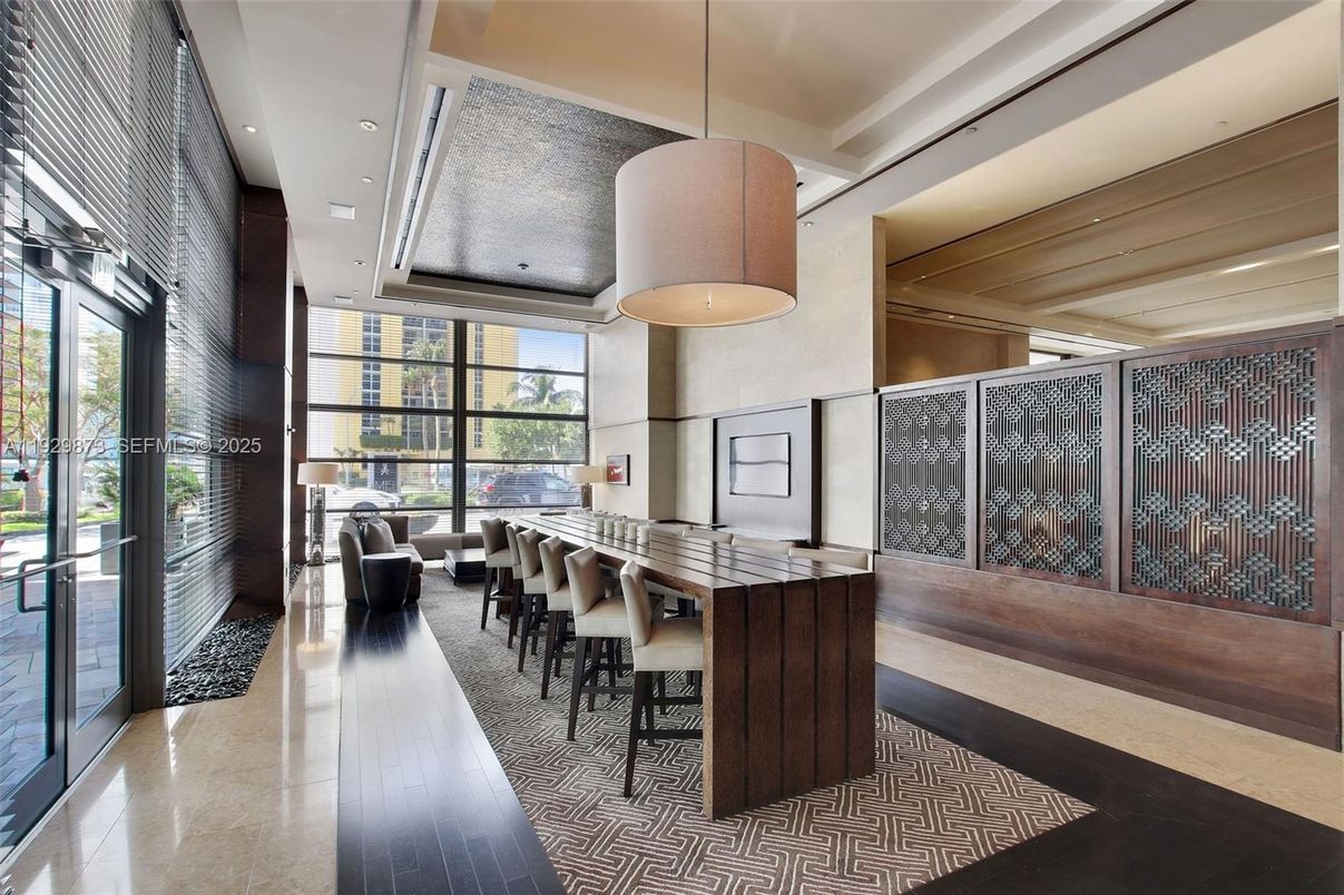Dining room, Interior, Pendant Lights, Recessed Lighting