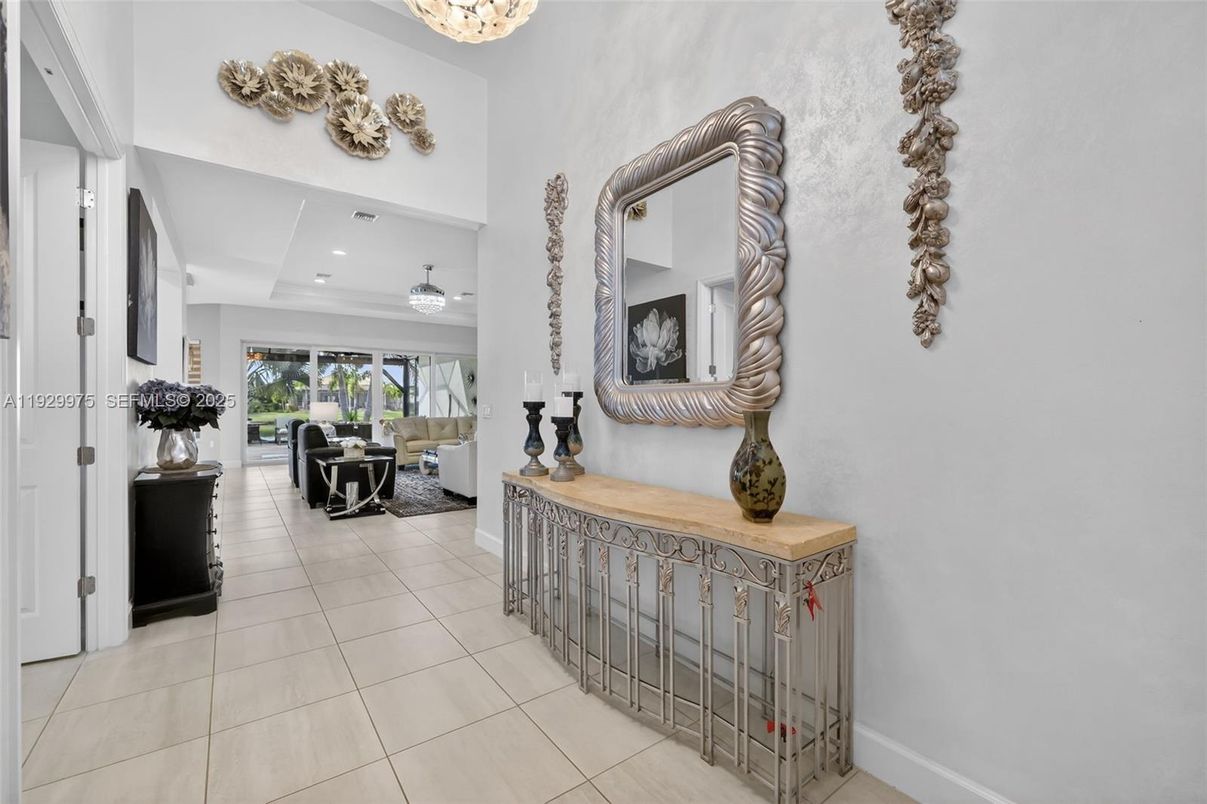 Attached, Exterior, Facade, Mediterranean