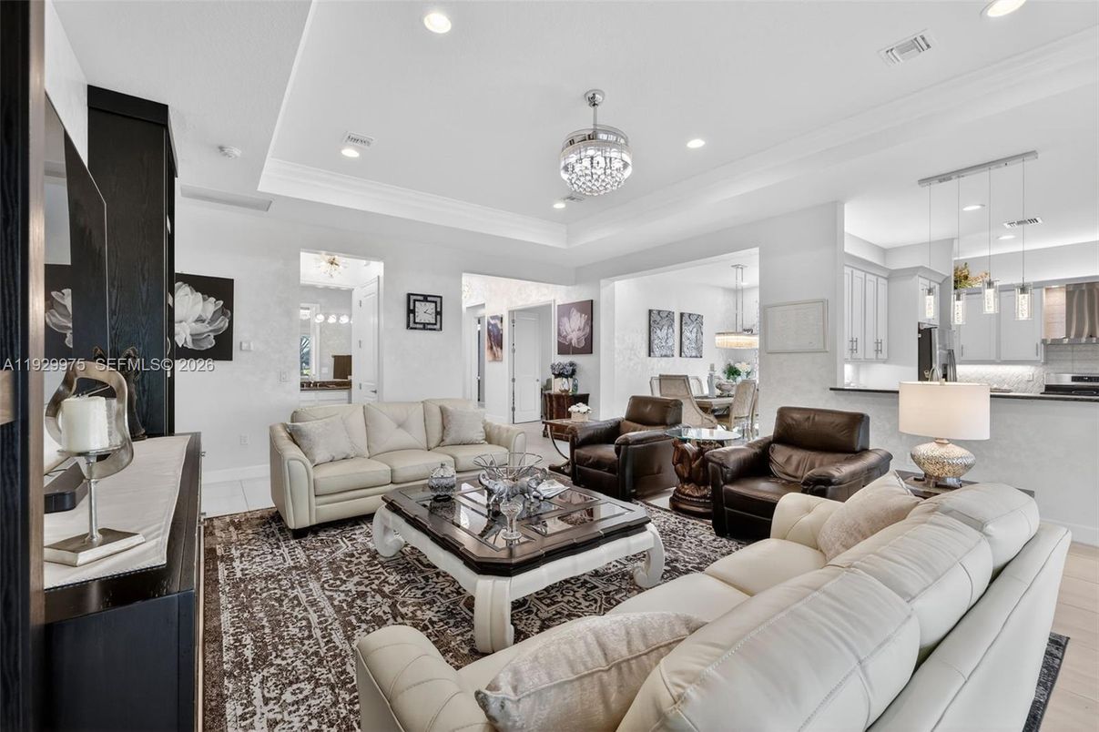 Interior, Living room, Pendant Lights, Recessed Lighting