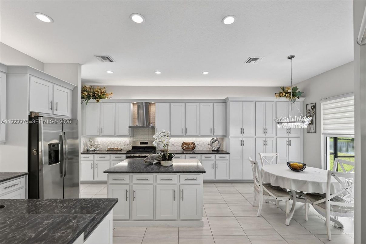 Dining room, Interior, Kitchen, Pendant Lights, Recessed Lighting, Stainless Steel Appliances