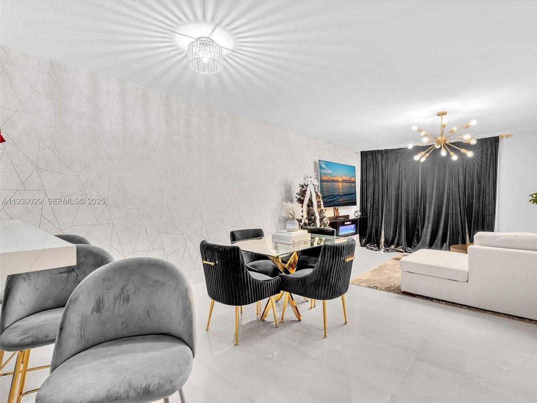 Dining room, Interior, Living room, Pendant Lights