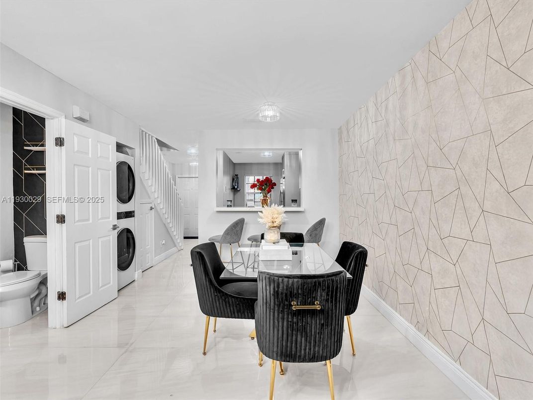 Dining room, Interior