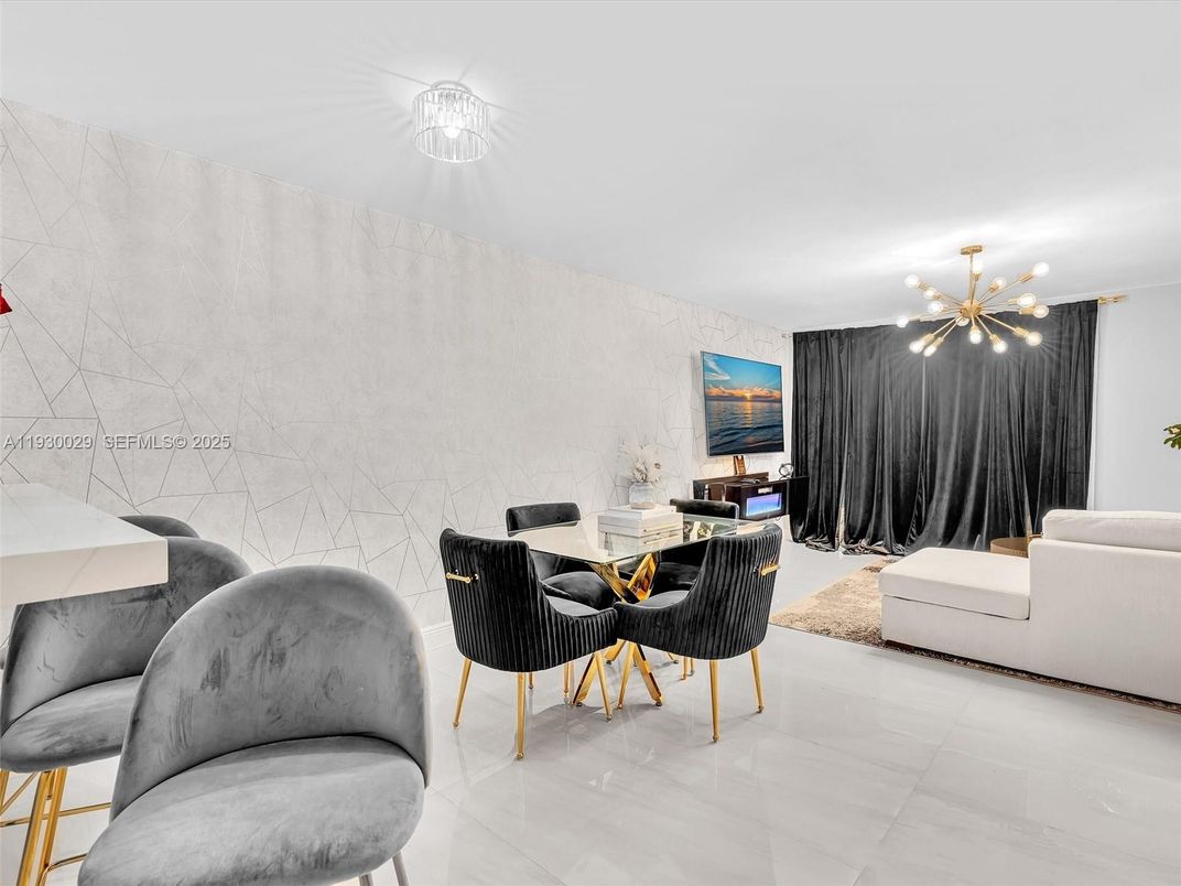 Dining room, Interior, Living room, Pendant Lights