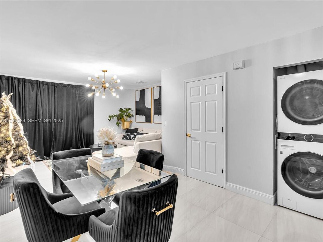 Dining room, Interior, Pendant Lights, Washer