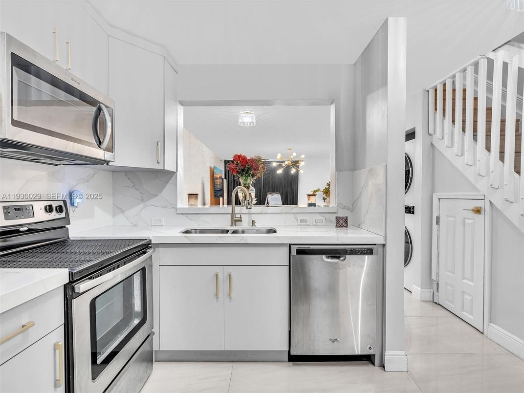 Interior, Kitchen, Stainless Steel Appliances