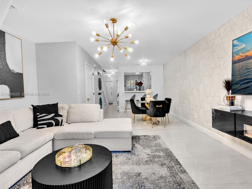 Dining room, Interior, Living room, Pendant Lights