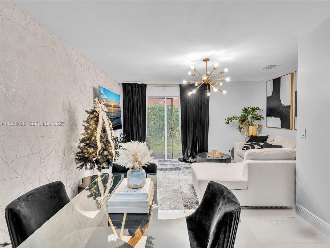 Dining room, Interior, Living room, Pendant Lights