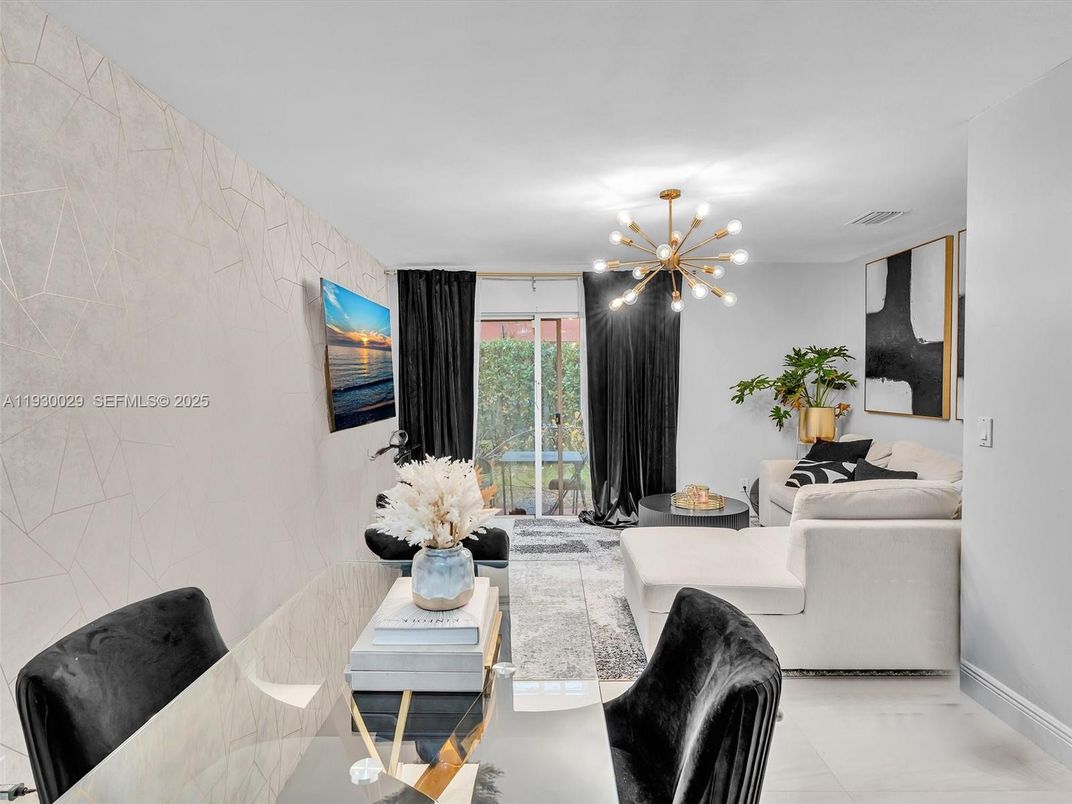 Interior, Living room, Pendant Lights