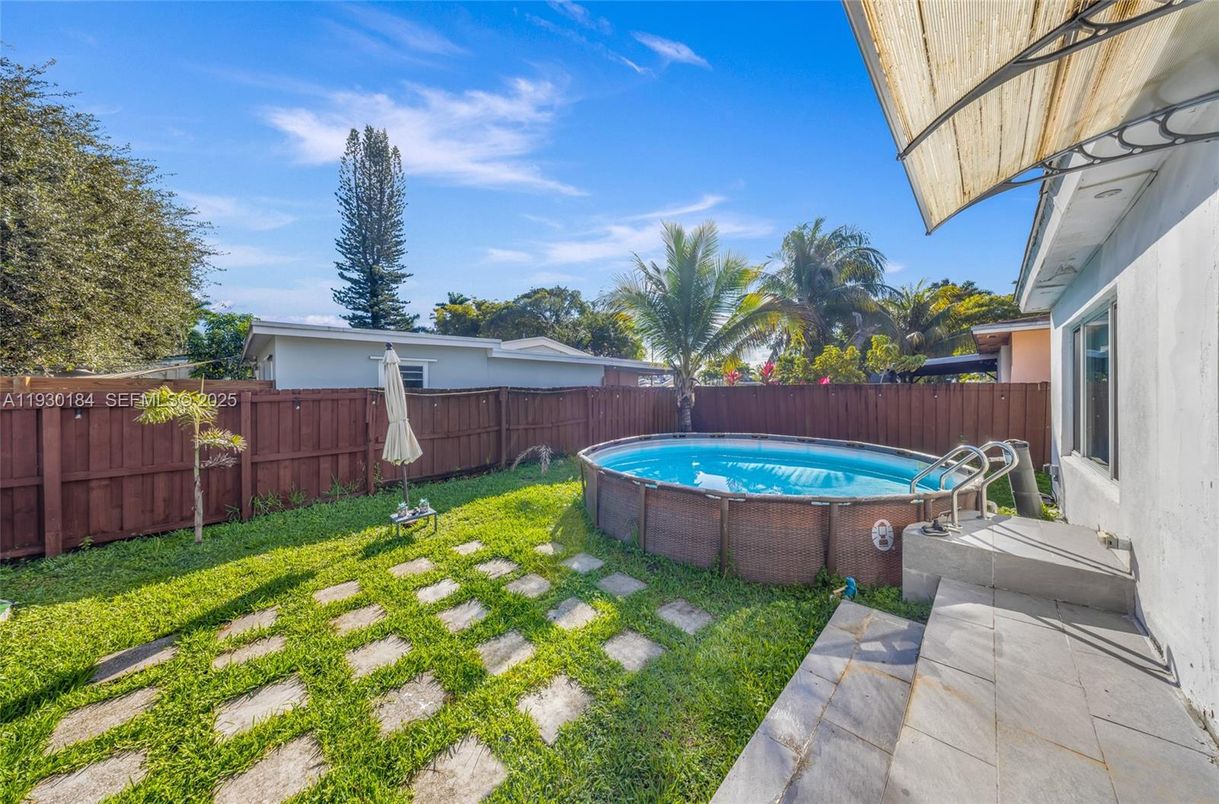 Backyard, Exterior, Pool