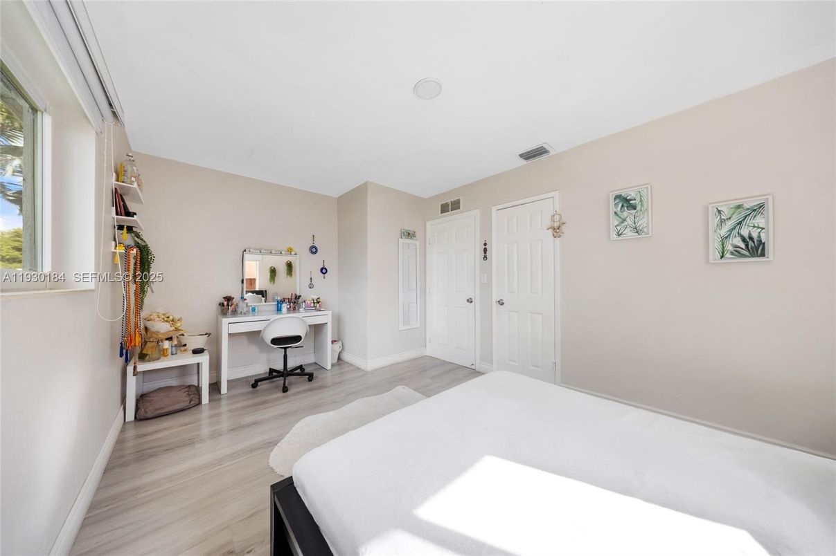 Bedroom, Home Office, Interior, Wood Texture Flooring