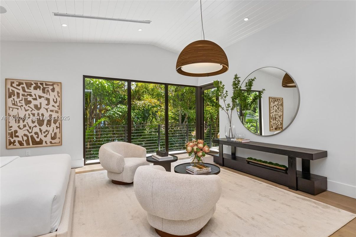 Interior, Pendant Lights, Recessed Lighting, Wood Texture Flooring