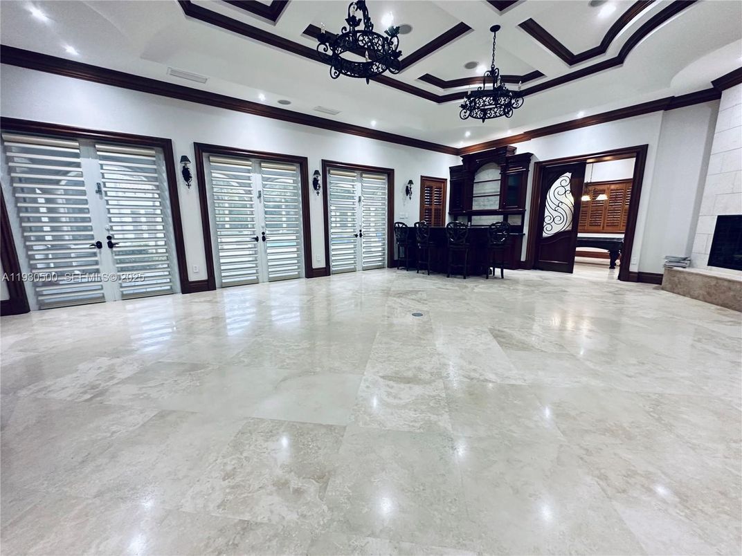 Empty room, Fireplace, Interior, Pendant Lights, Recessed Lighting