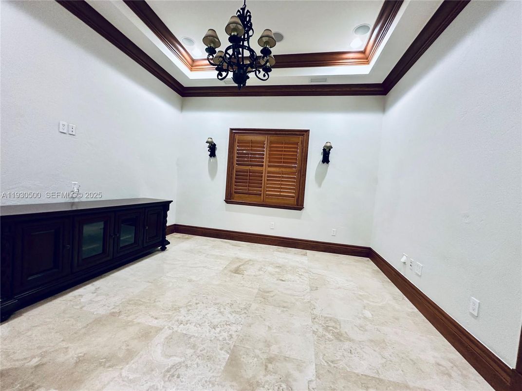 Chandelier, Empty room, Interior, Recessed Lighting