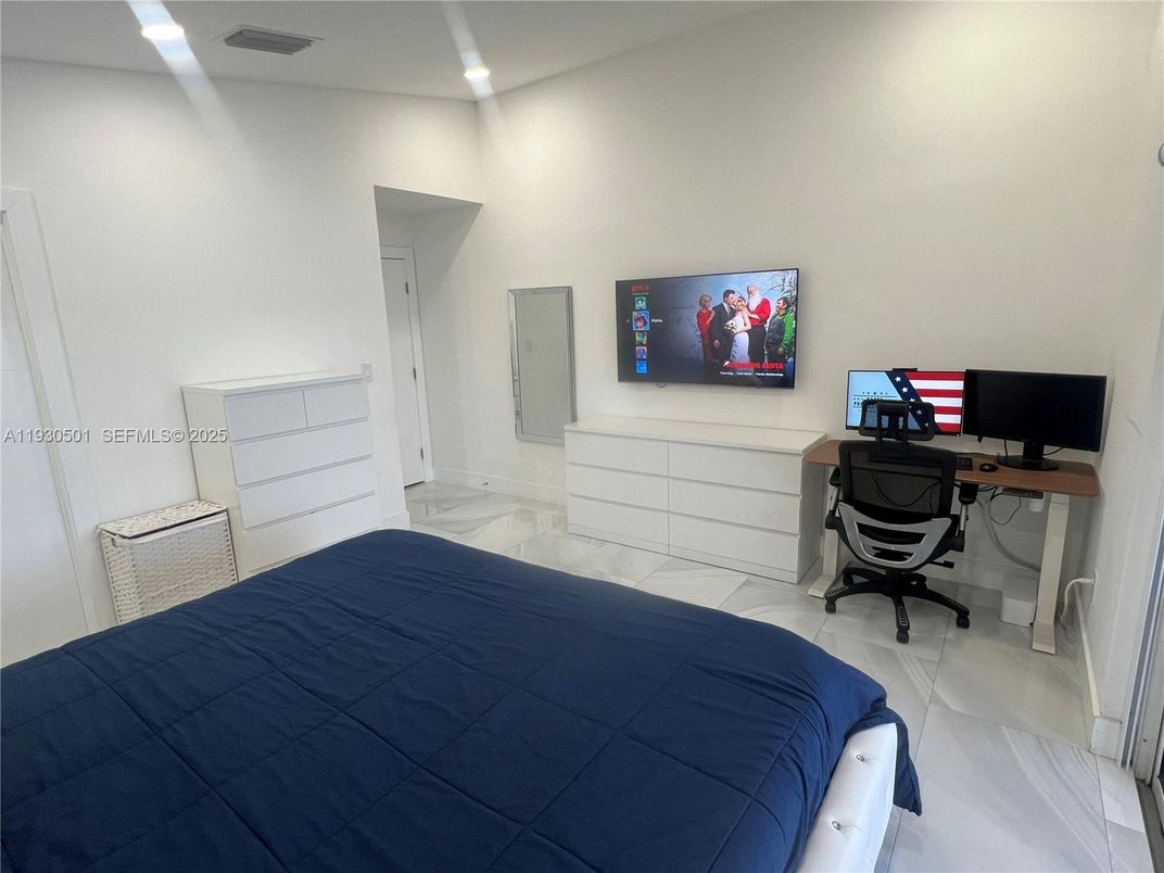 Bedroom, Home Office, Interior, Marble, Recessed Lighting