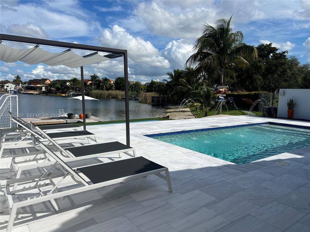 Exterior, Pool, Water