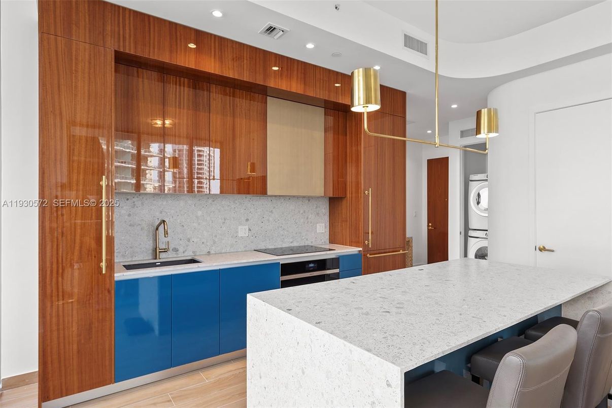 Interior, Kitchen, Pendant Lights, Recessed Lighting, Washer, Wood Texture Flooring