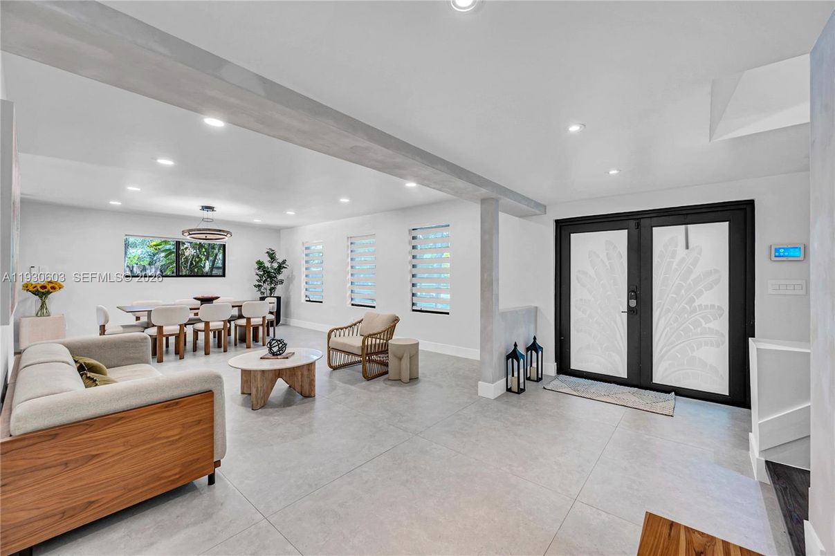 Dining room, Interior, Living room, Pendant Lights, Recessed Lighting