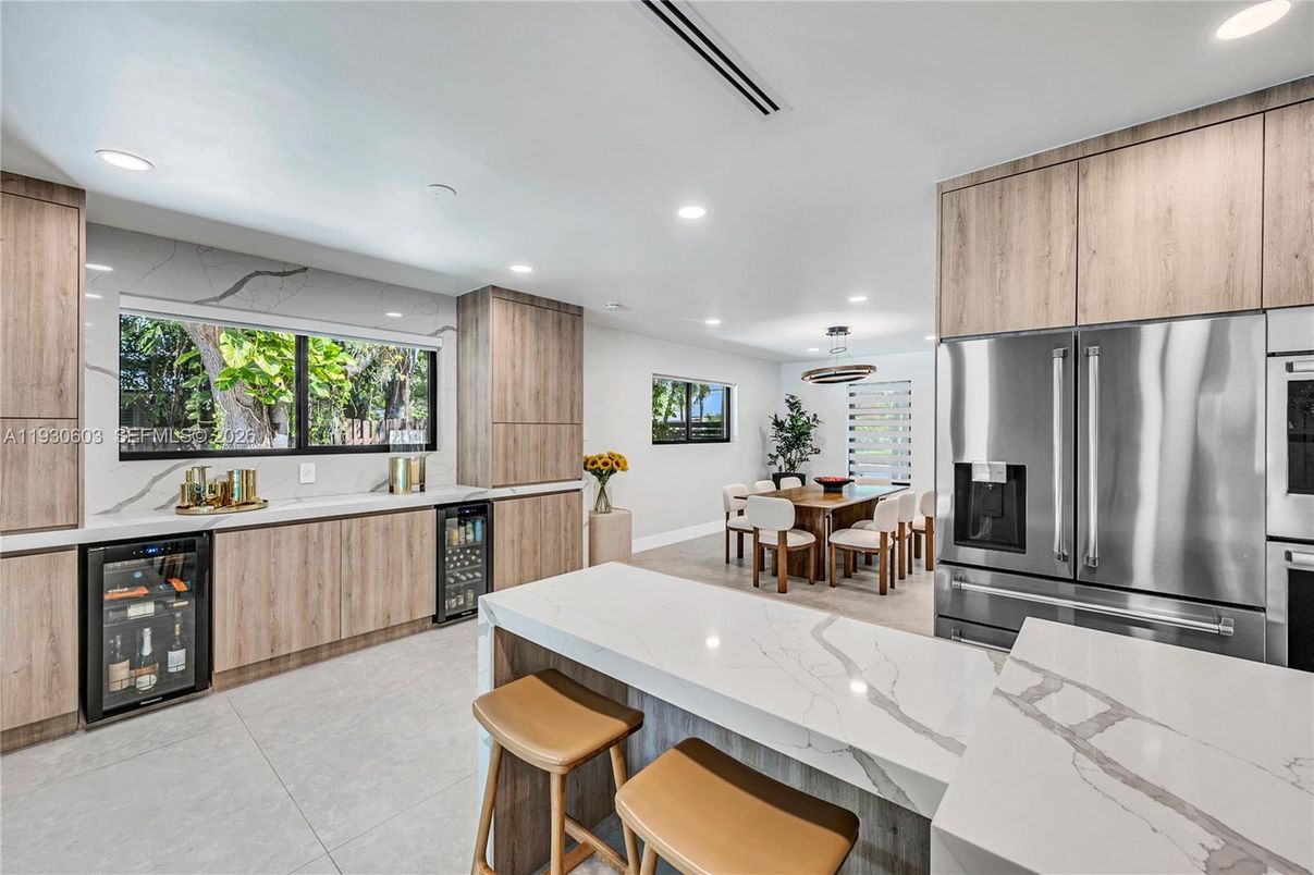 Dining room, Interior, Kitchen, Recessed Lighting, Stainless Steel Appliances