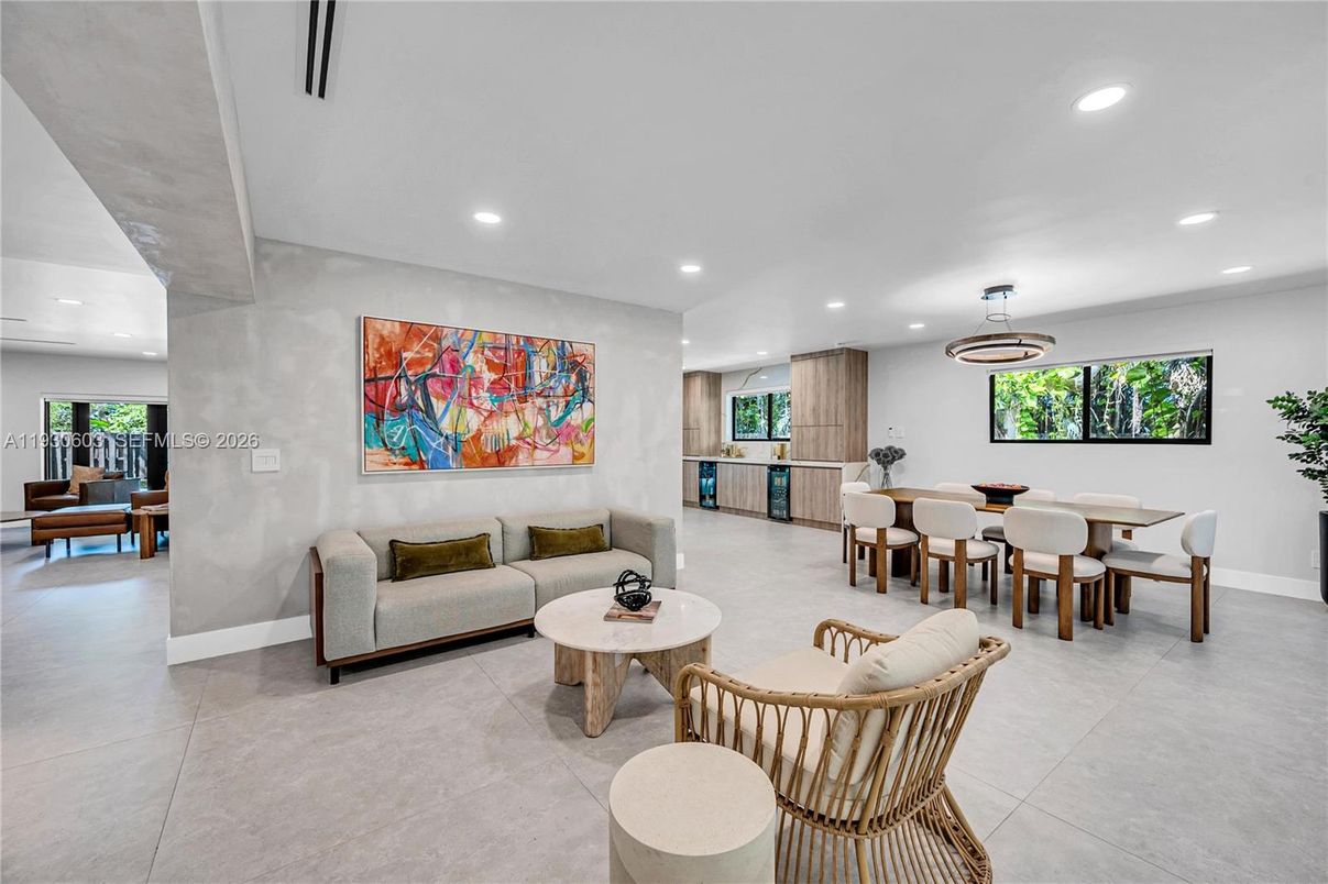 Dining room, Interior, Living room, Pendant Lights, Recessed Lighting