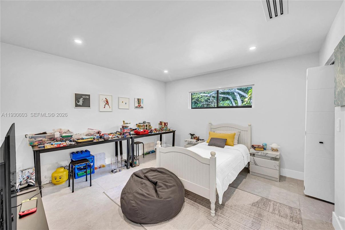 Bedroom, Interior, Recessed Lighting