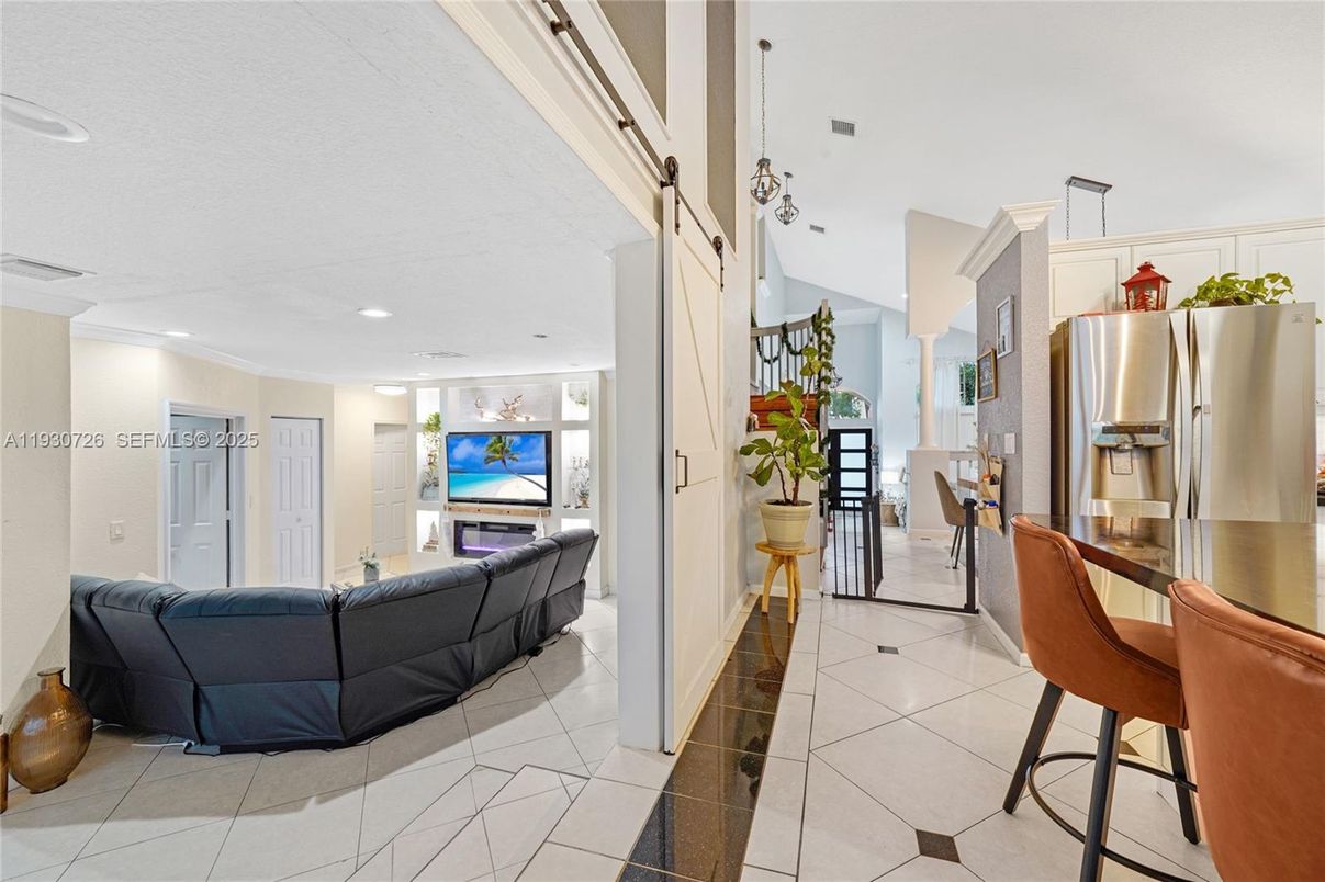 Interior, Kitchen, Living room, Recessed Lighting, Stainless Steel Appliances