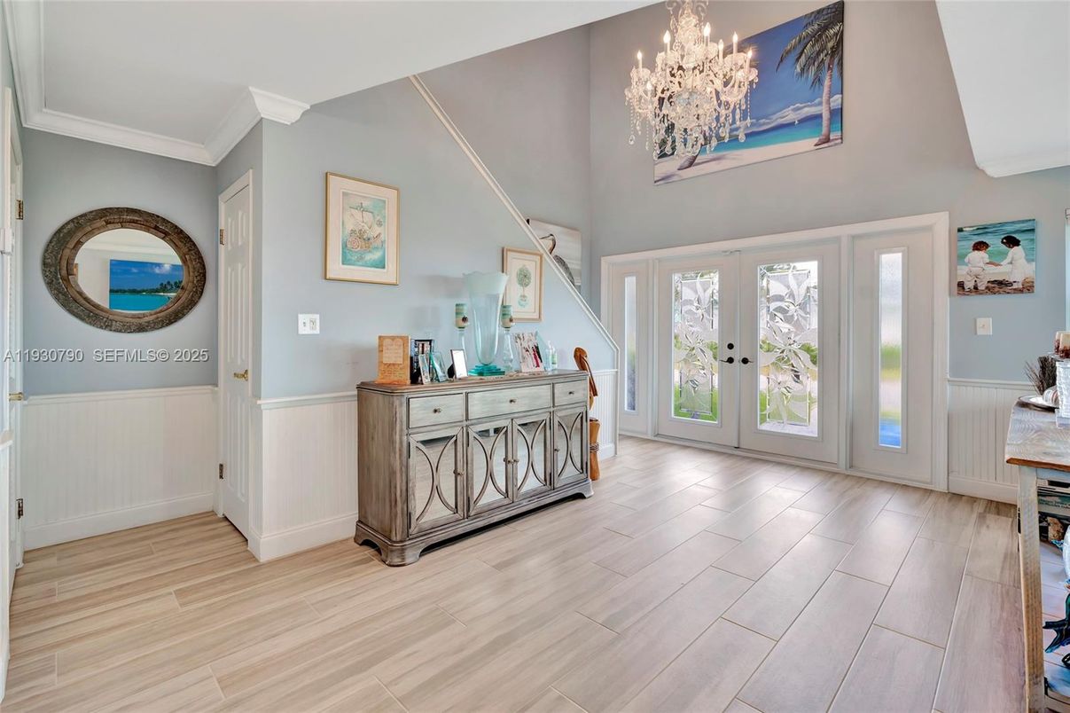 Chandelier, Interior, Wood Texture Flooring