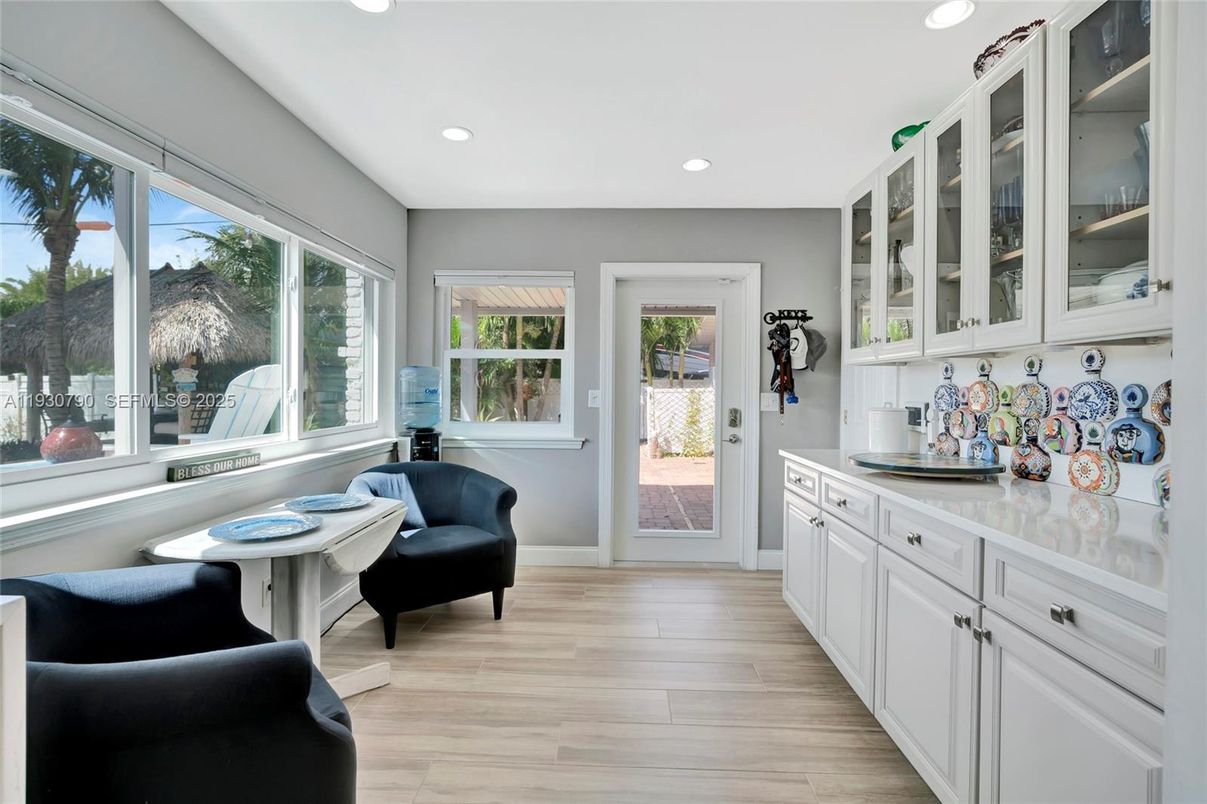 Interior, Recessed Lighting, Wood Texture Flooring