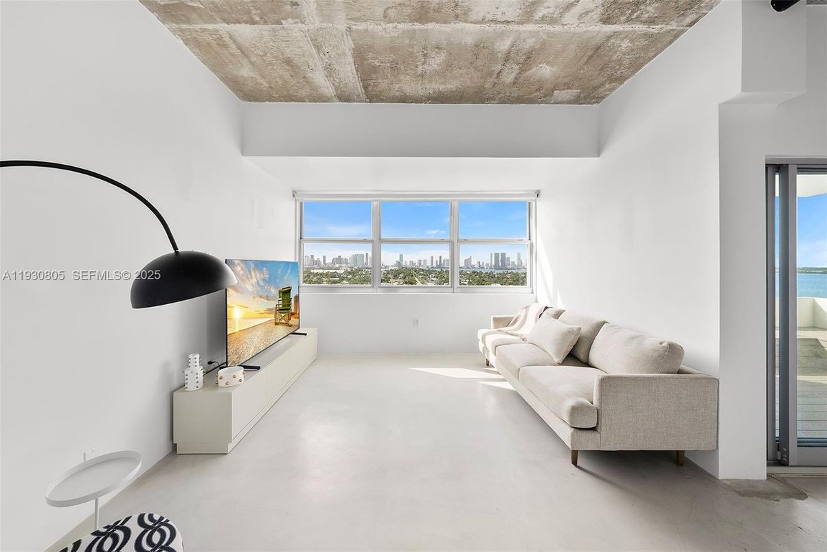 Interior, Living room, Water