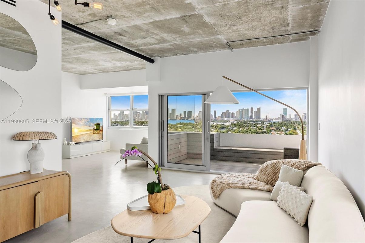 Interior, Living room, Water