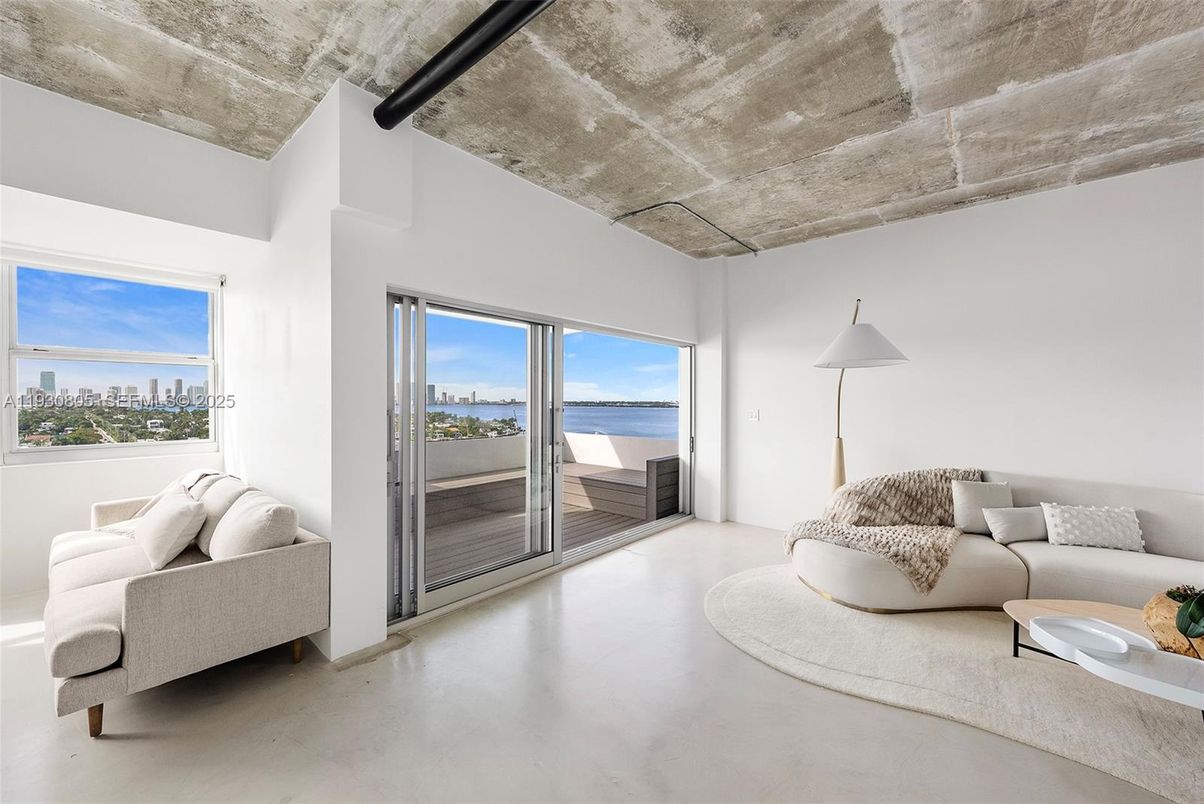 Interior, Living room, Water