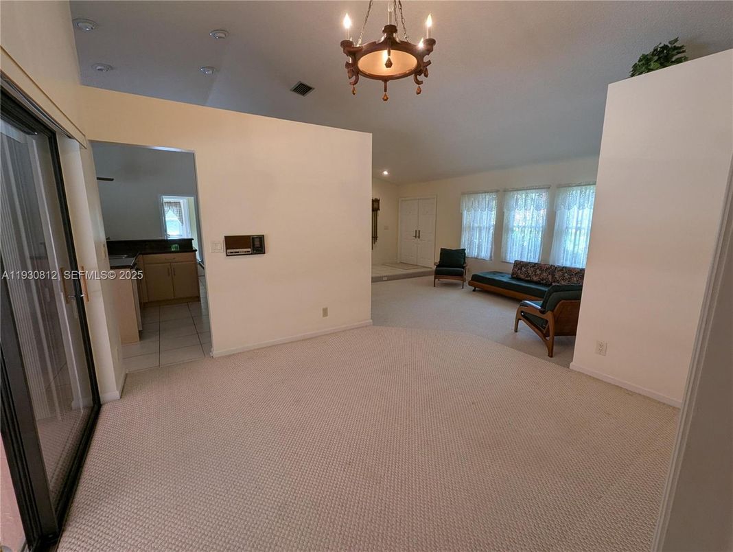 Chandelier, Empty room, Interior, Recessed Lighting