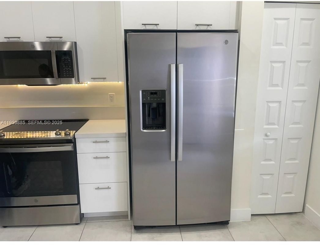 Interior, Kitchen, Stainless Steel Appliances