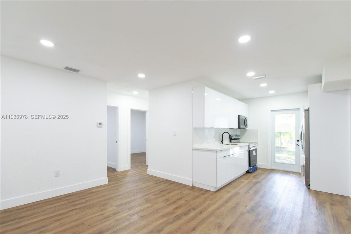 Interior, Kitchen, Recessed Lighting, Wood Texture Flooring