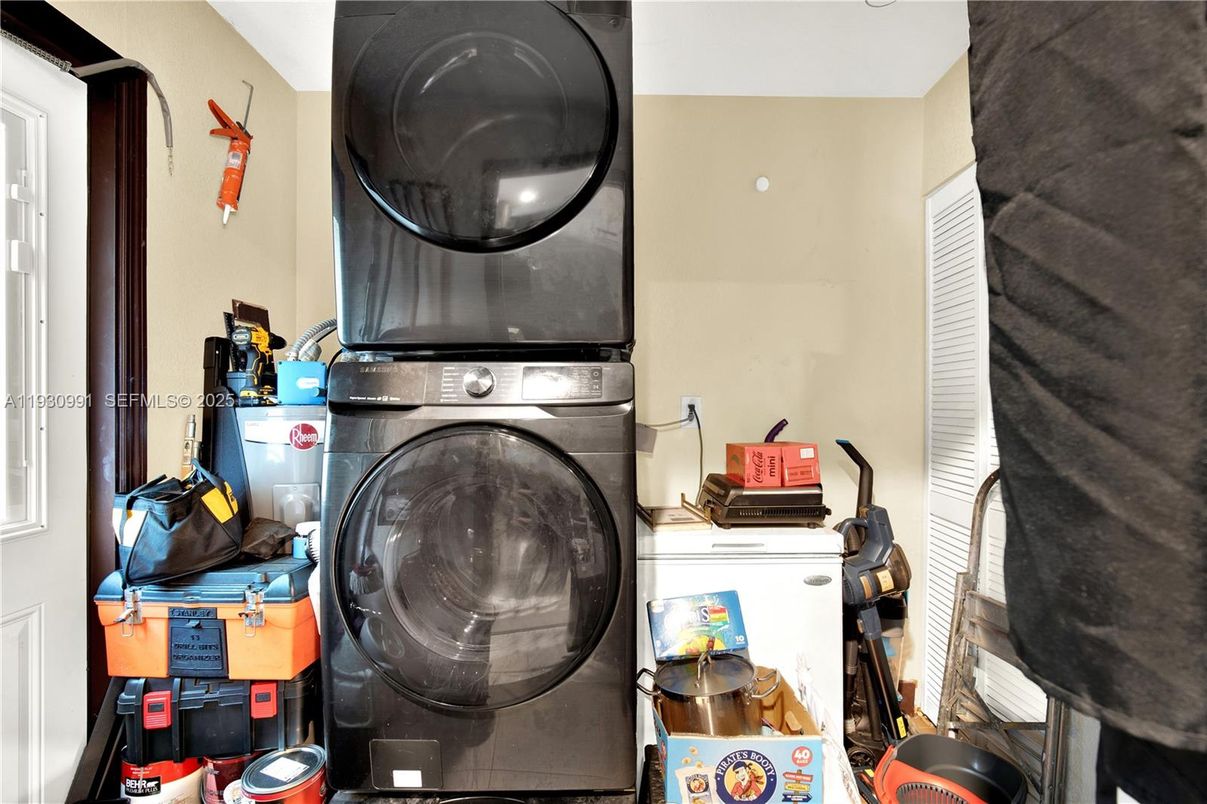 Interior, Utility Closets, Washer