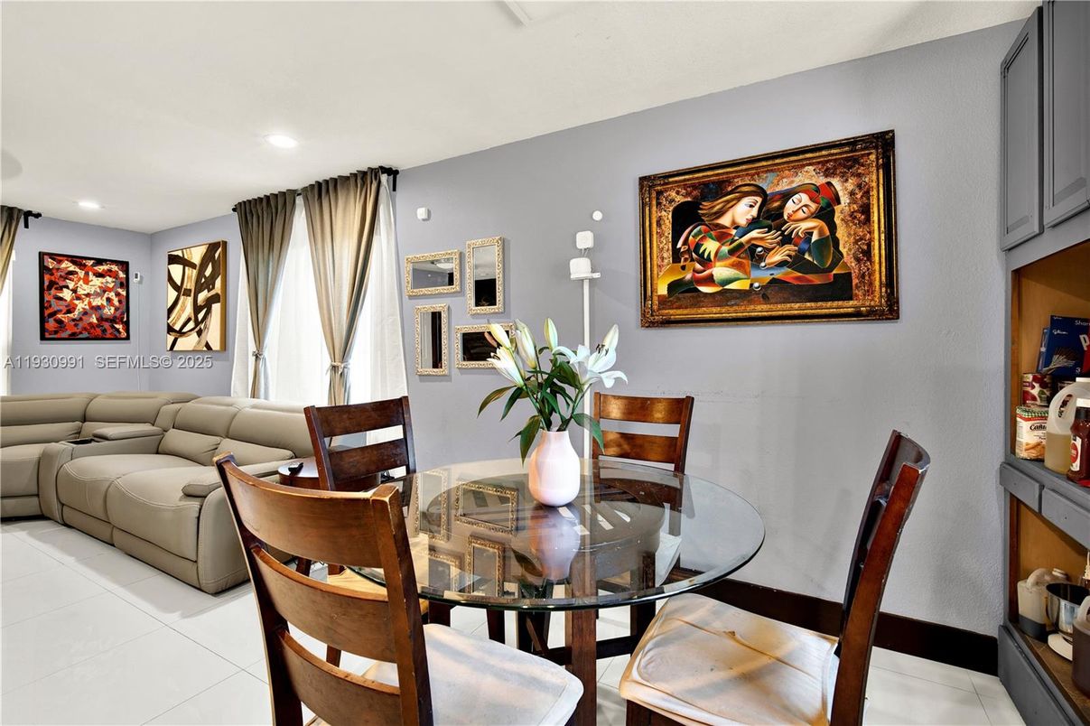 Dining room, Interior, Recessed Lighting