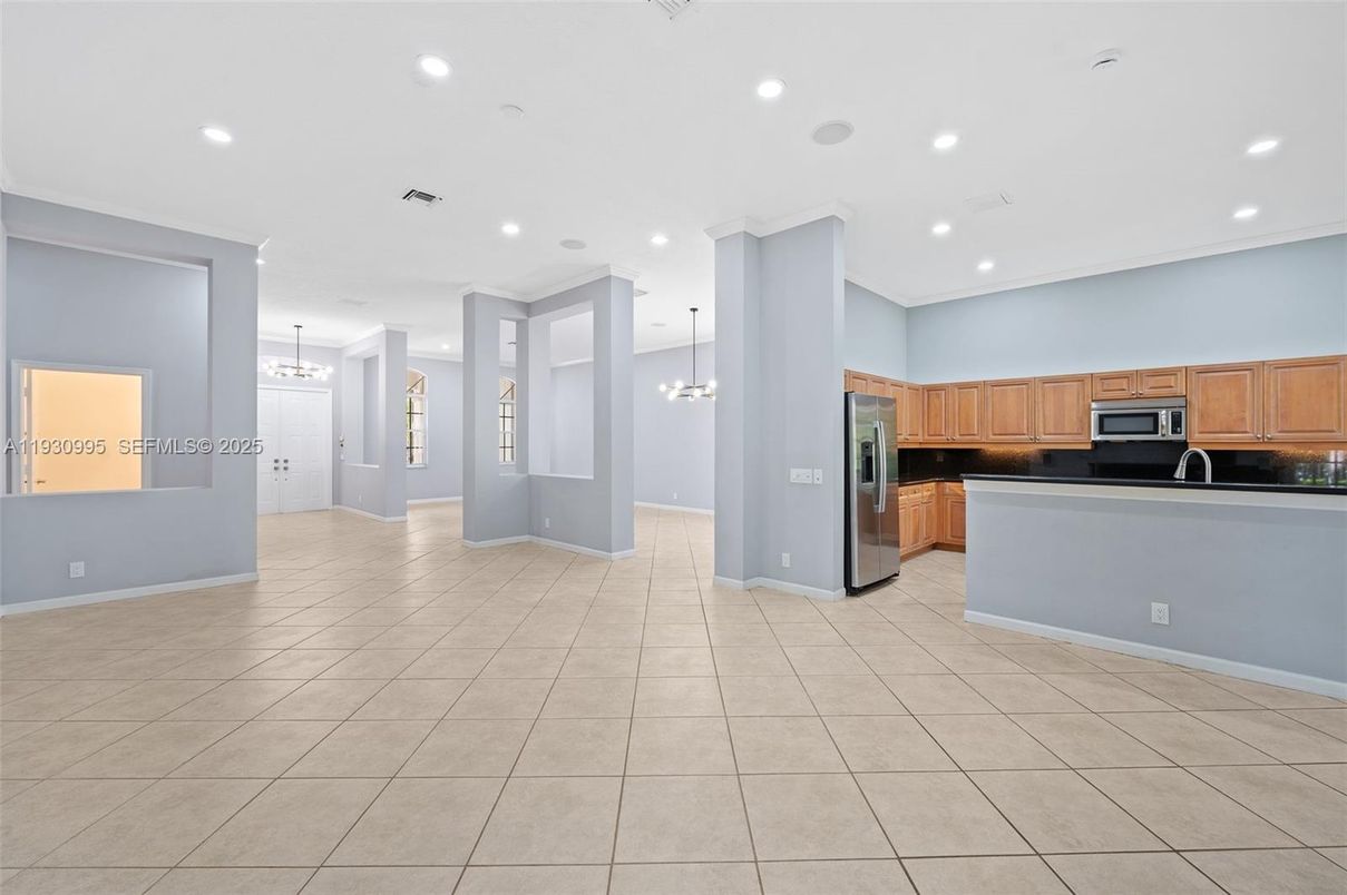 Interior, Kitchen, Pendant Lights, Recessed Lighting, Stainless Steel Appliances