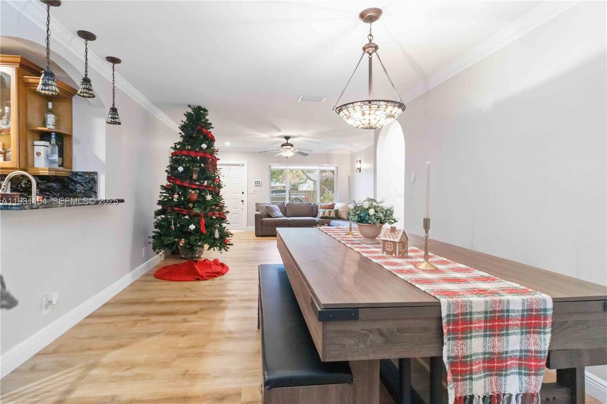 Dining room, Interior, Living room, Pendant Lights, Recessed Lighting, Wood Texture Flooring