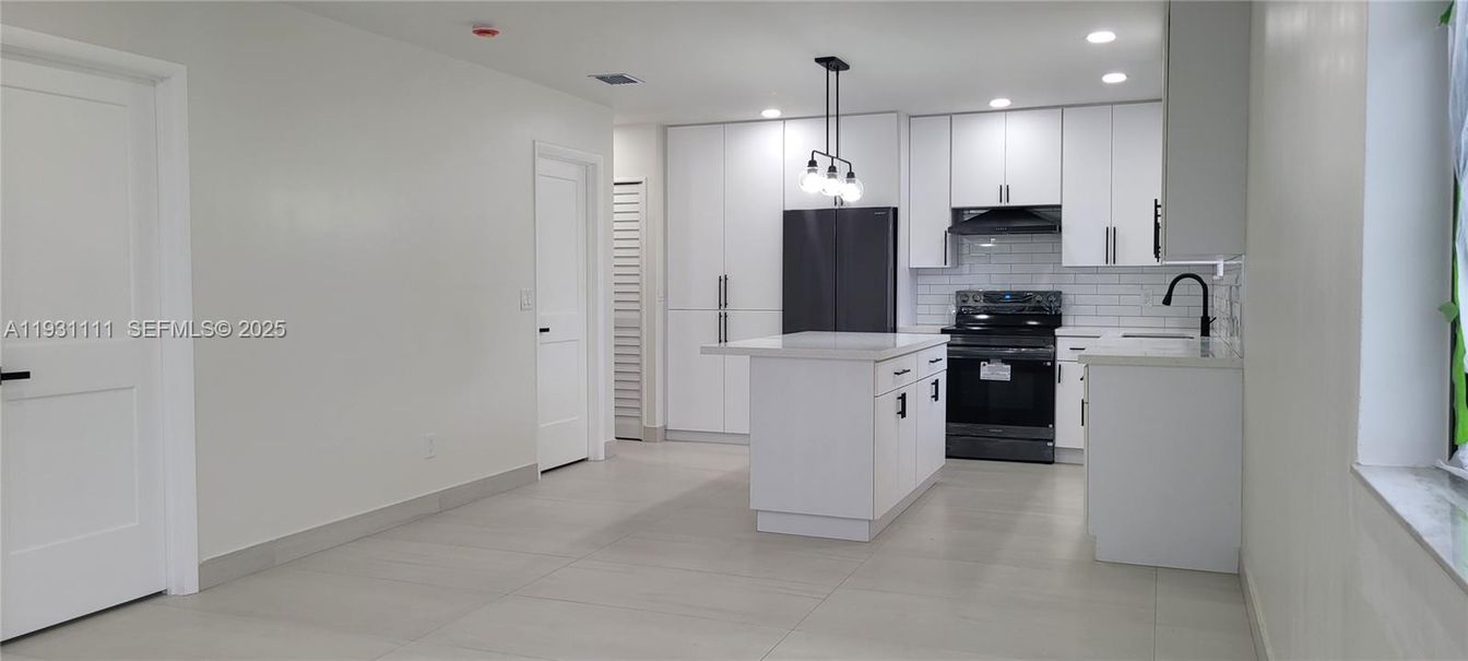 Interior, Kitchen, Pendant Lights, Recessed Lighting