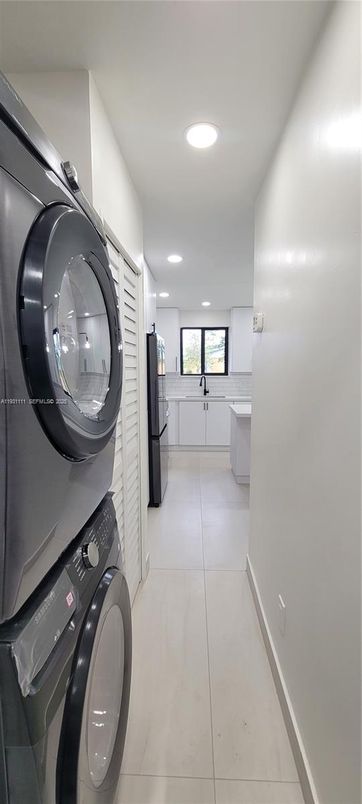 Interior, Recessed Lighting, Utility Closets, Washer