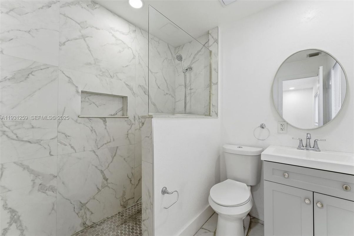 Bathroom, Interior, Marble Walls, Recessed Lighting