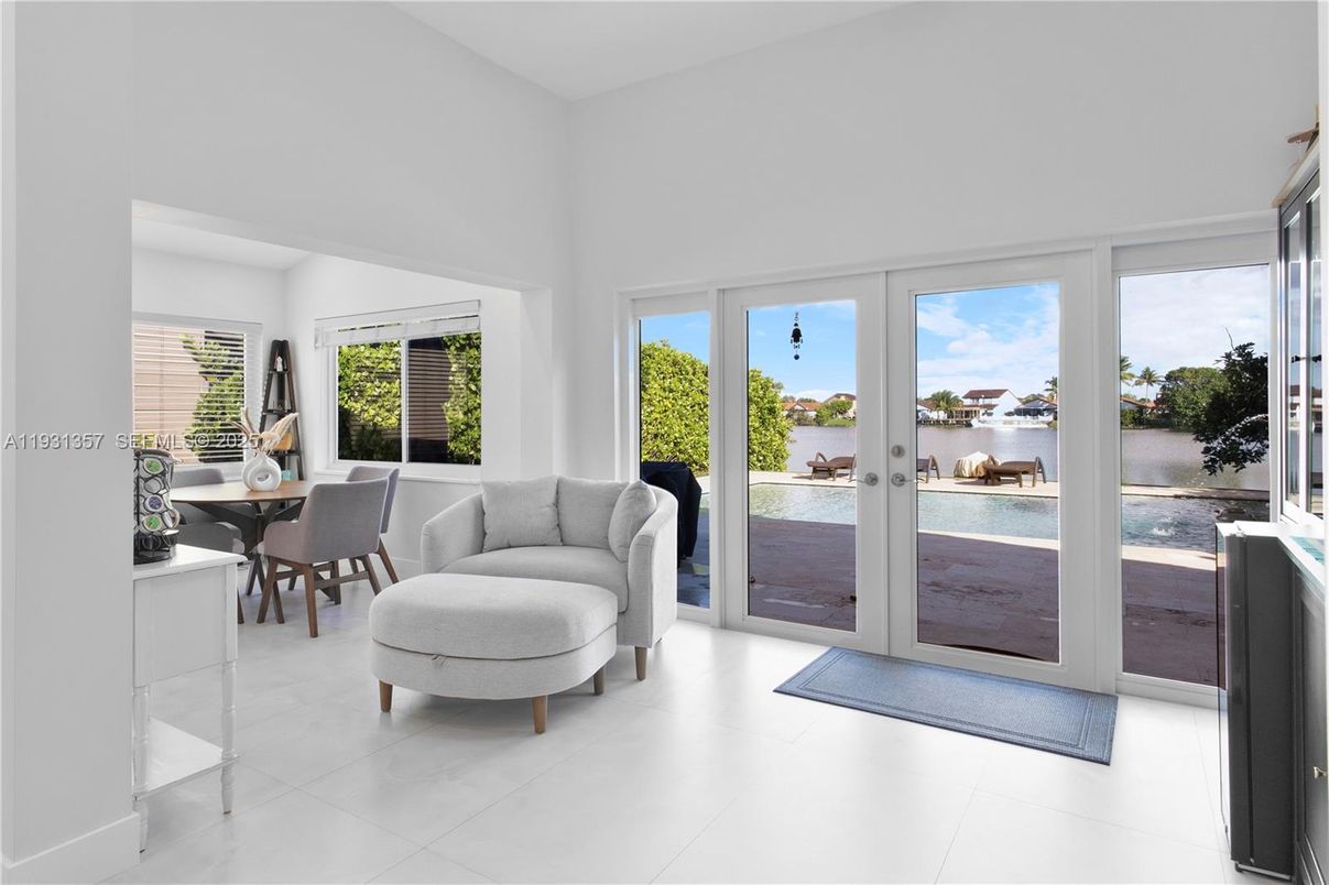 Dining room, Interior, Water