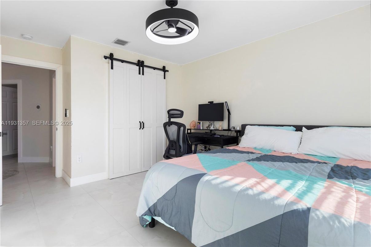 Bedroom, Home Office, Interior, Pendant Lights