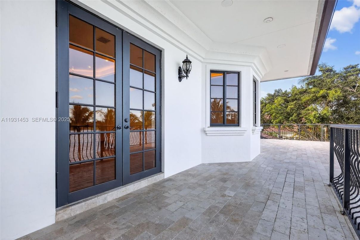 Exterior, Pool, Water