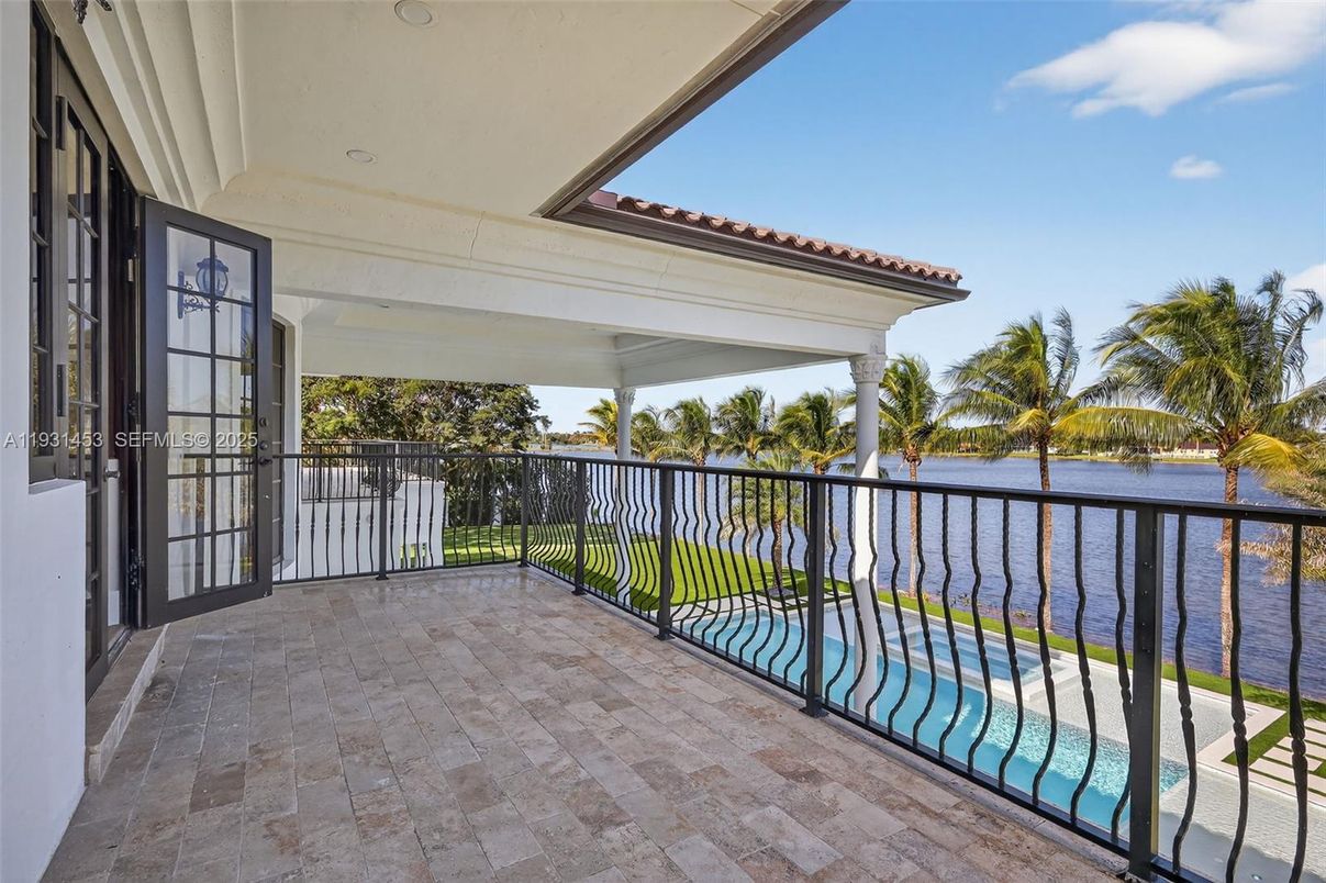 Exterior, Pool, Water