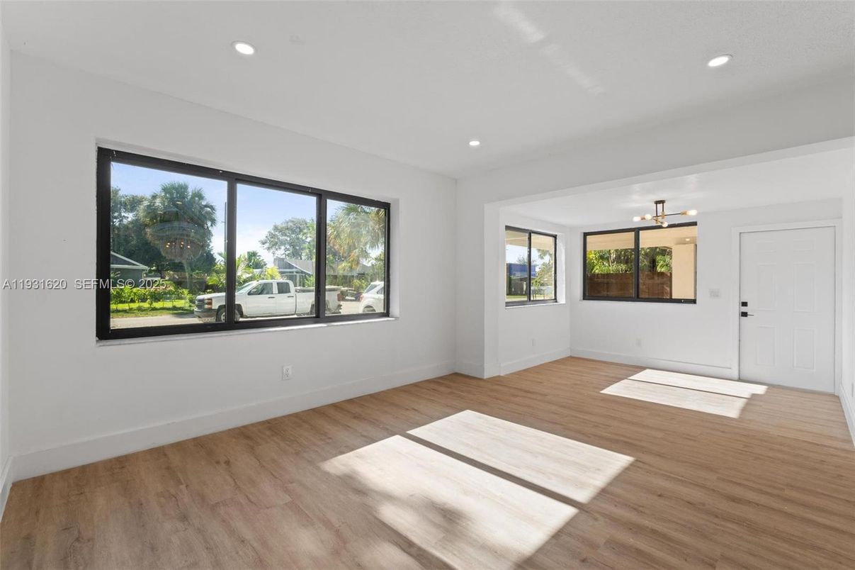 Empty room, Interior, Recessed Lighting, Wood Texture Flooring
