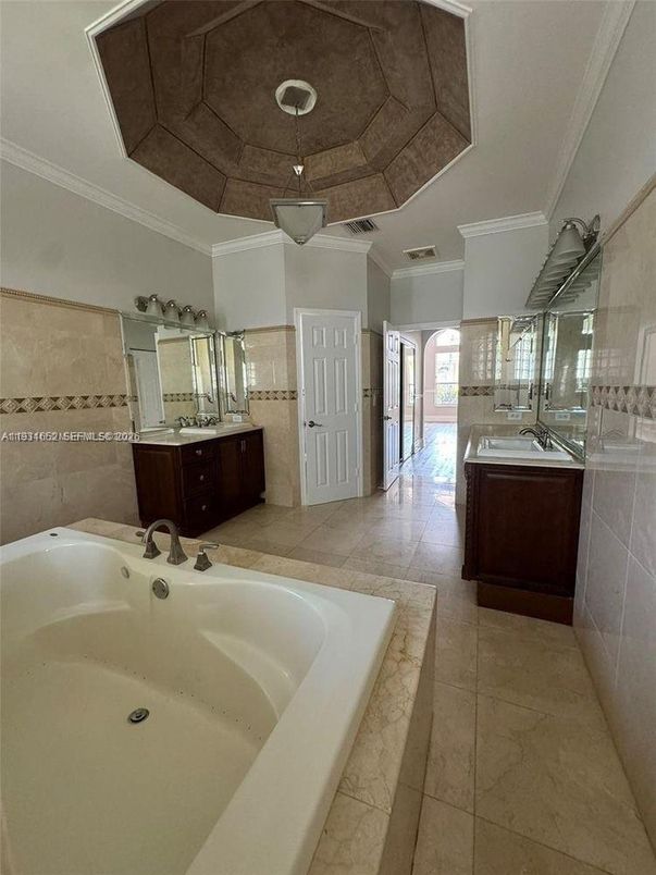 Bathroom, Dual Sink Vanities, Interior, Pendant Lights