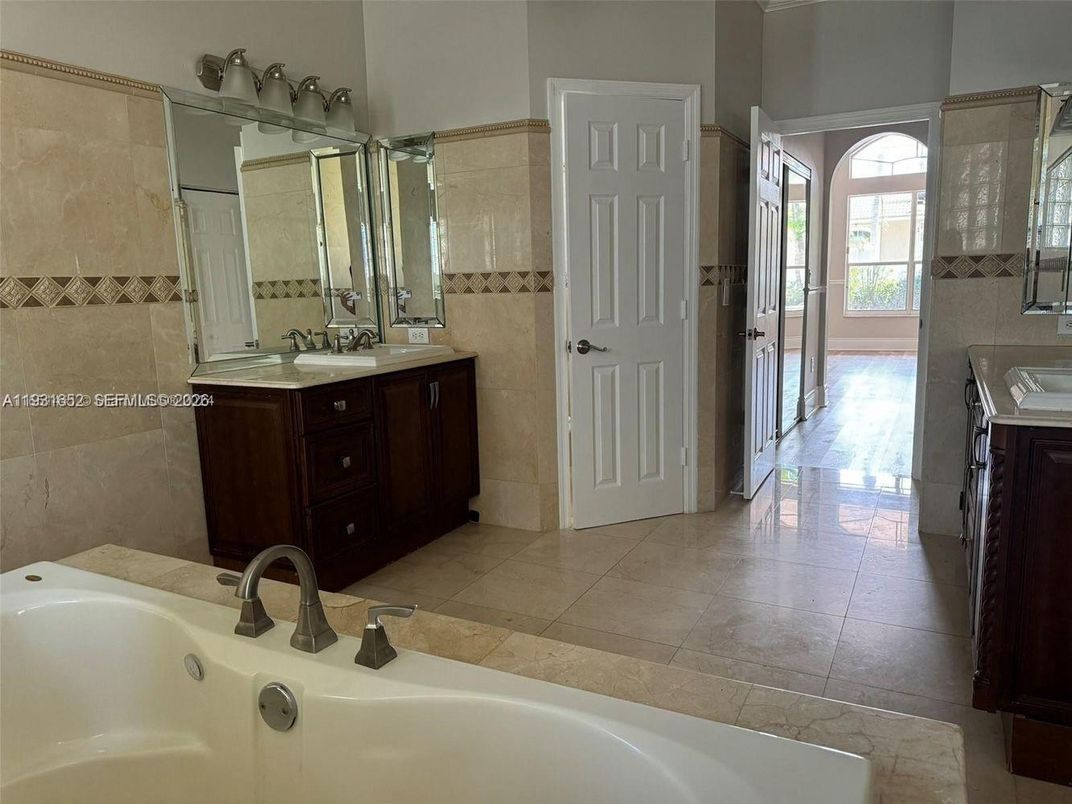 Bathroom, Dual Sink Vanities, Interior